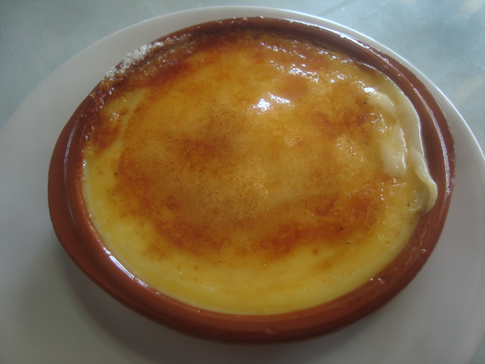 Crema catalana amb una capa de sucre cremat